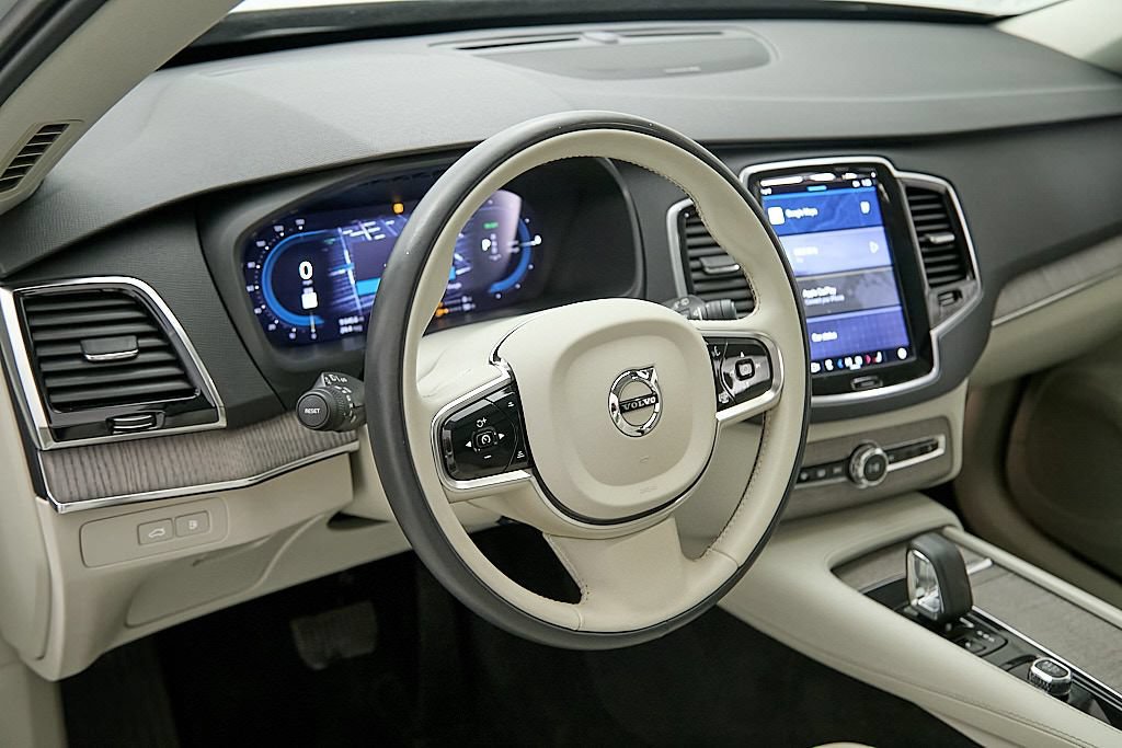 Used 2023 Volvo XC90 T8 Plus w/ Protection Package Premier AWD/4WD image 13