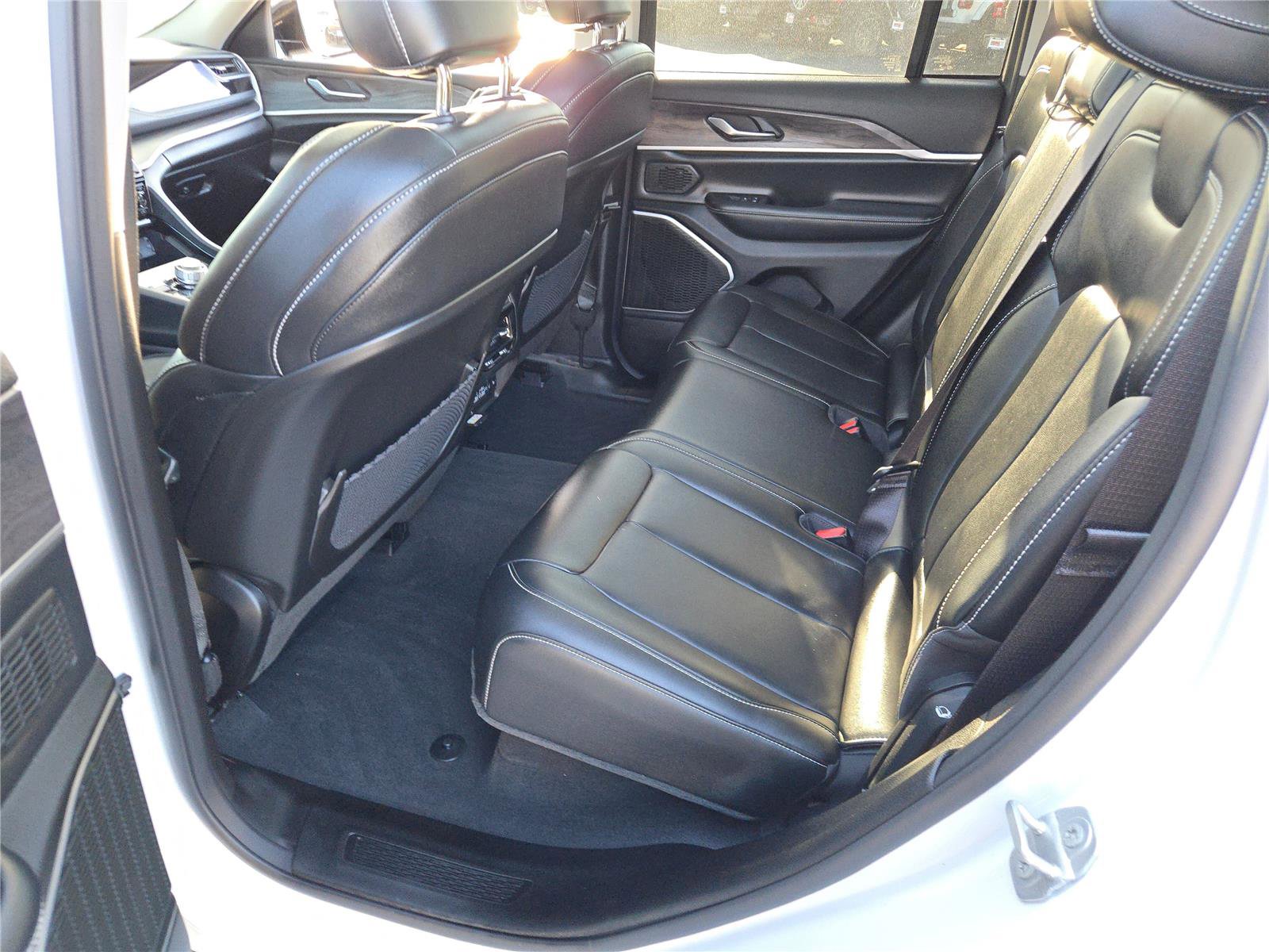 Used 2022 Jeep Grand Cherokee Limited 4xe image 20