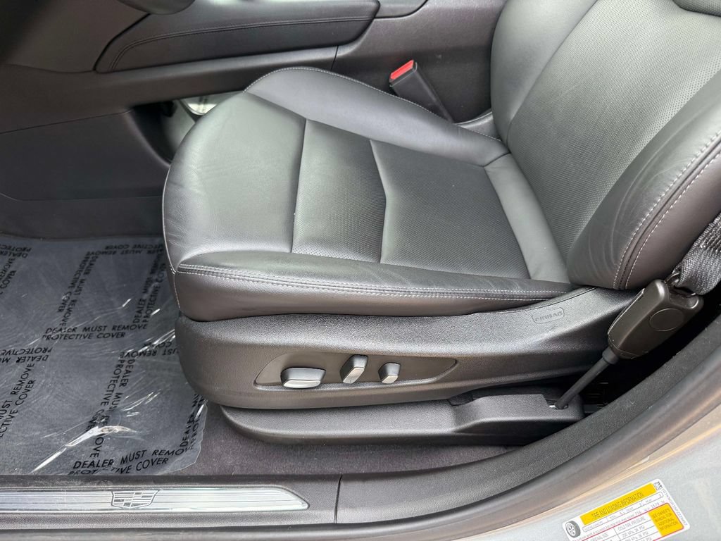 Used 2023 Cadillac XT5 Sportv w/ Technology Package AWD/4WD image 3
