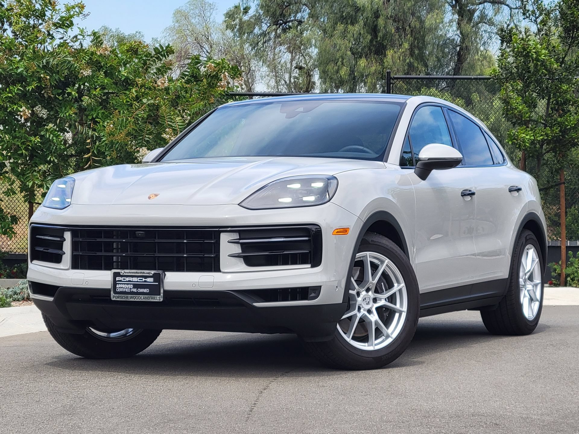 Used 2025 Porsche Cayenne Coupe AWD/4WD image 1