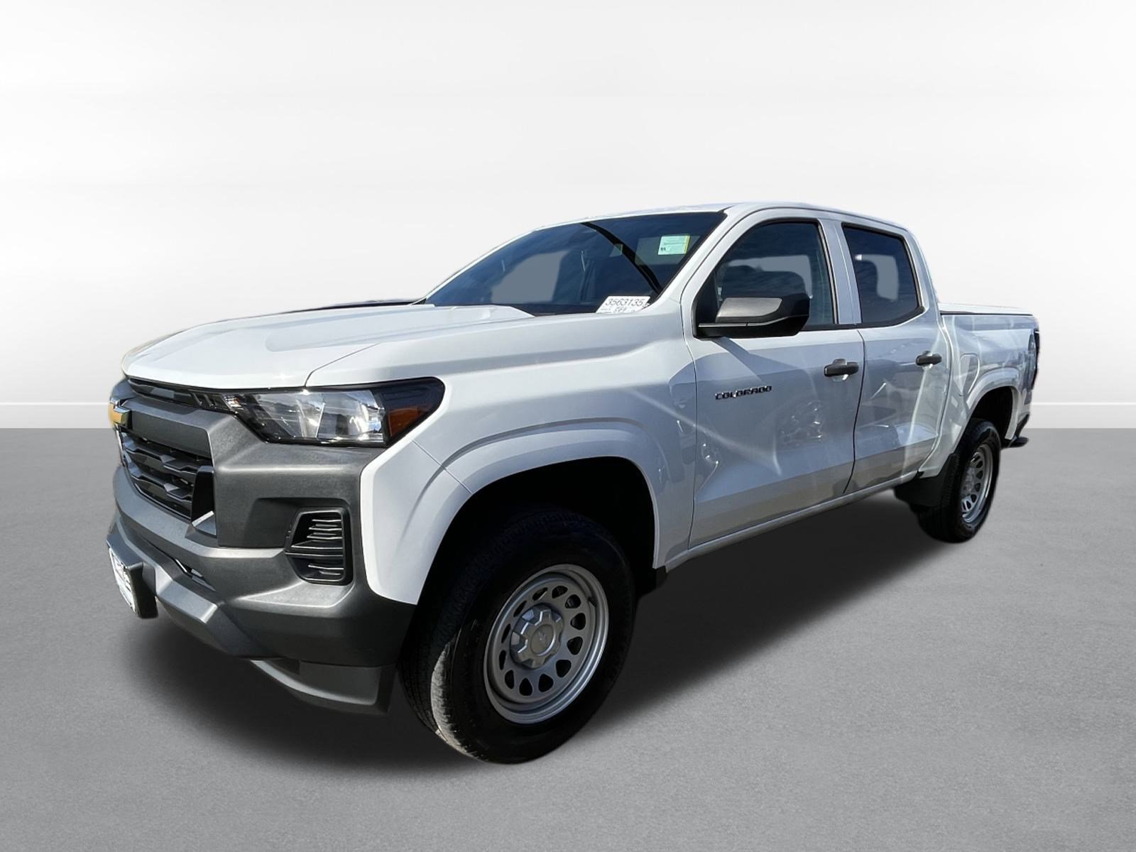 Used 2023 Chevrolet Colorado W/T image 2
