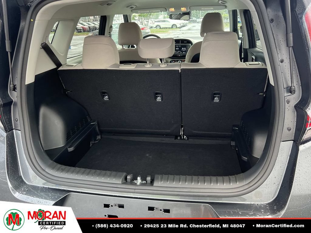 Used 2025 Kia Soul LX w/ LX Technology Package FWD image 11