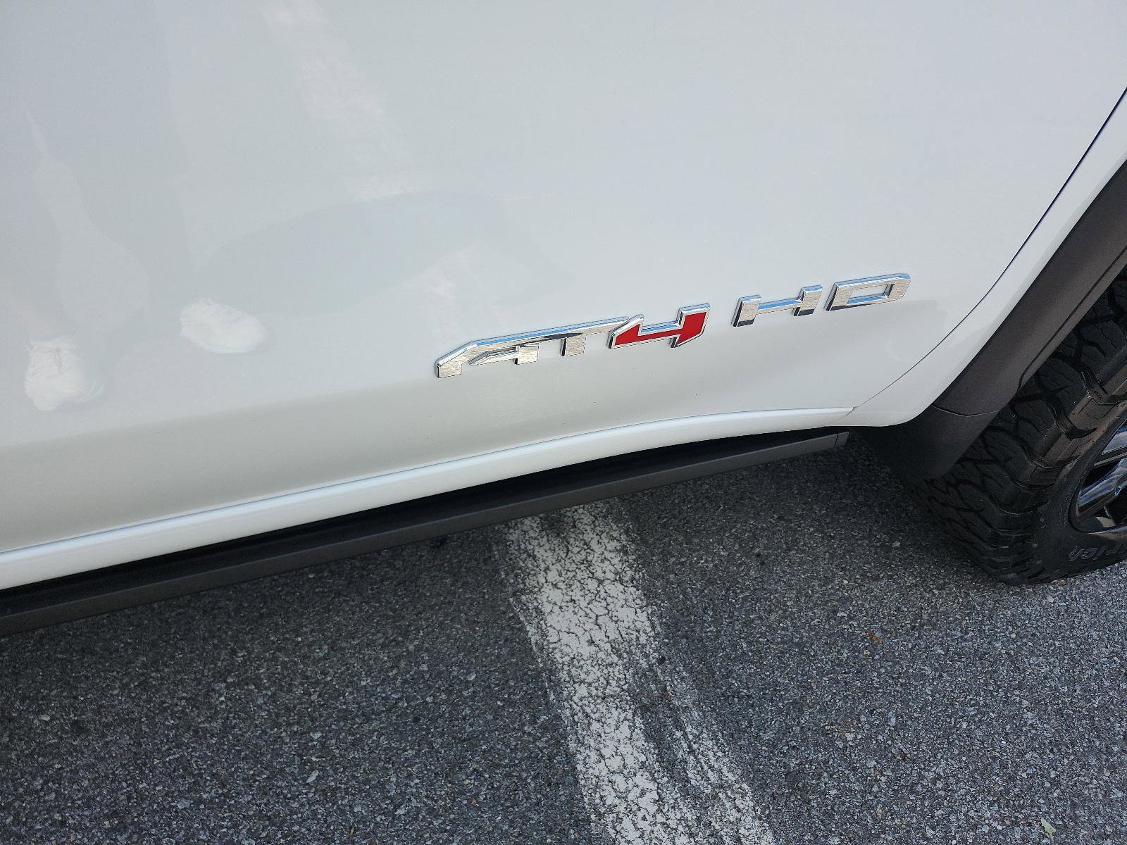 Certified 2025 GMC Sierra 2500 AT4 w/ AT4 Premium Plus Package image 7