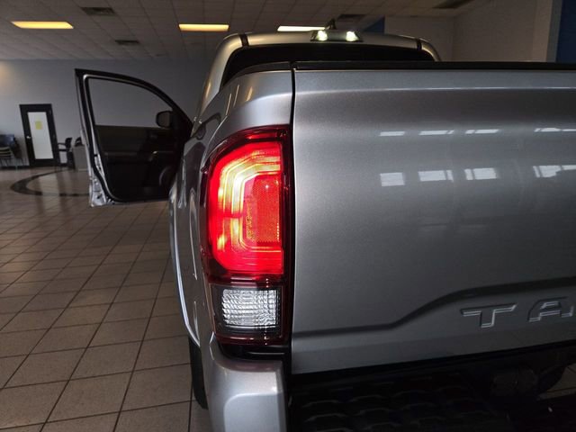 Used 2022 Toyota Tacoma SR5 w/ Technology Package RWD image 28