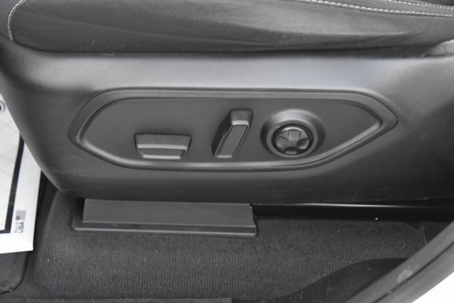 Used 2023 Jeep Grand Cherokee Laredo image 15