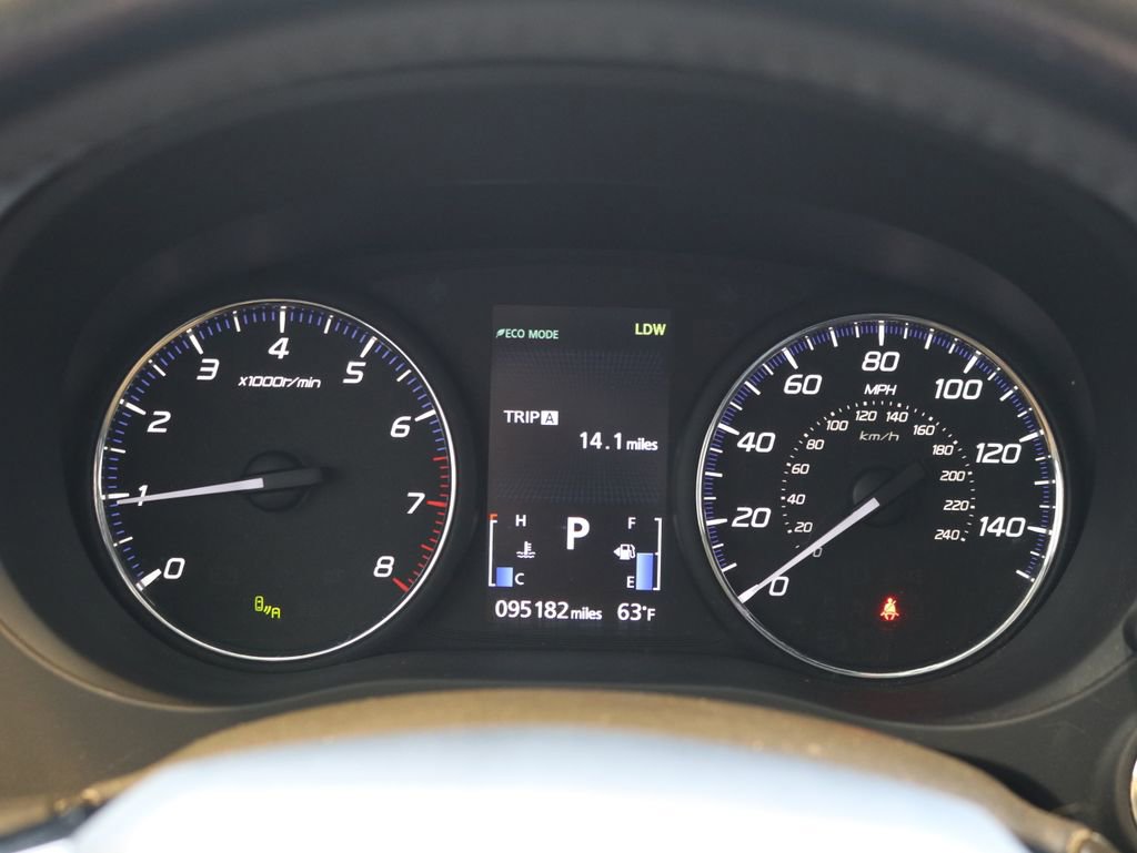 Used 2017 Mitsubishi Outlander SEL image 16