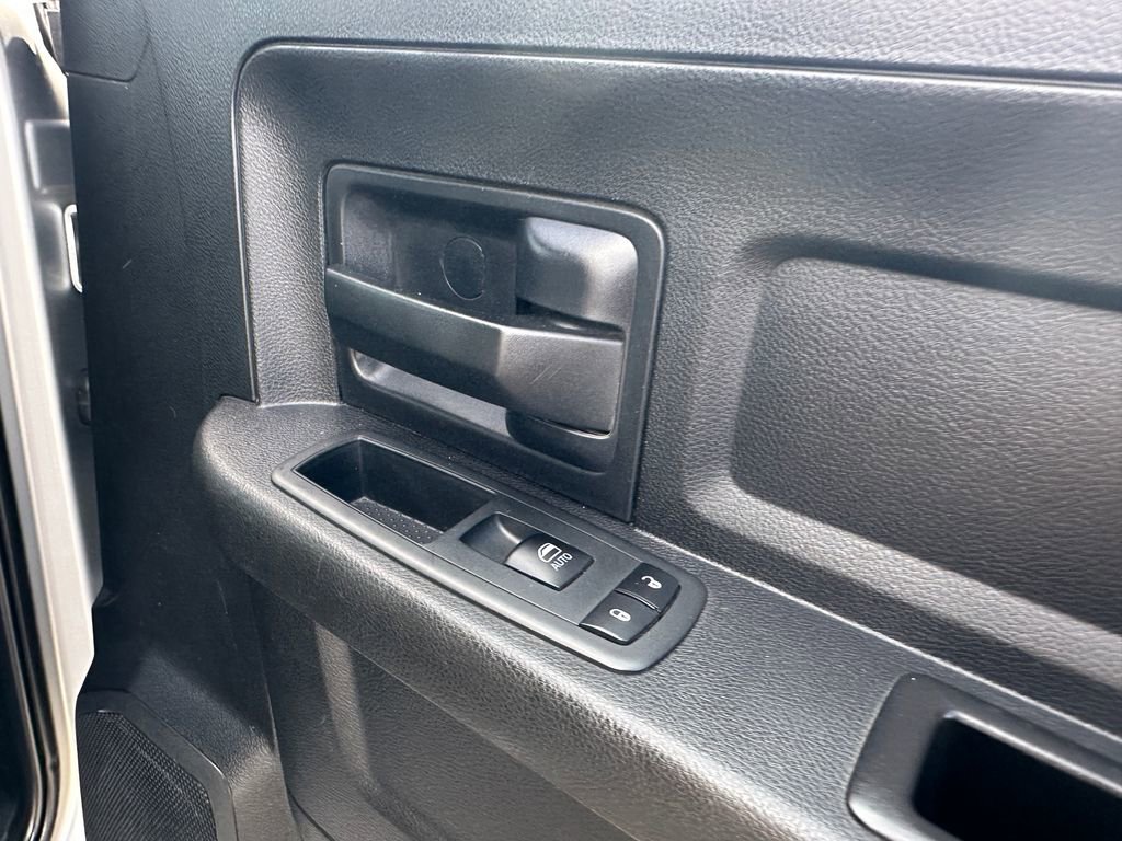 Used 2018 RAM 3500 Tradesman w/ Chrome Appearance Group image 18