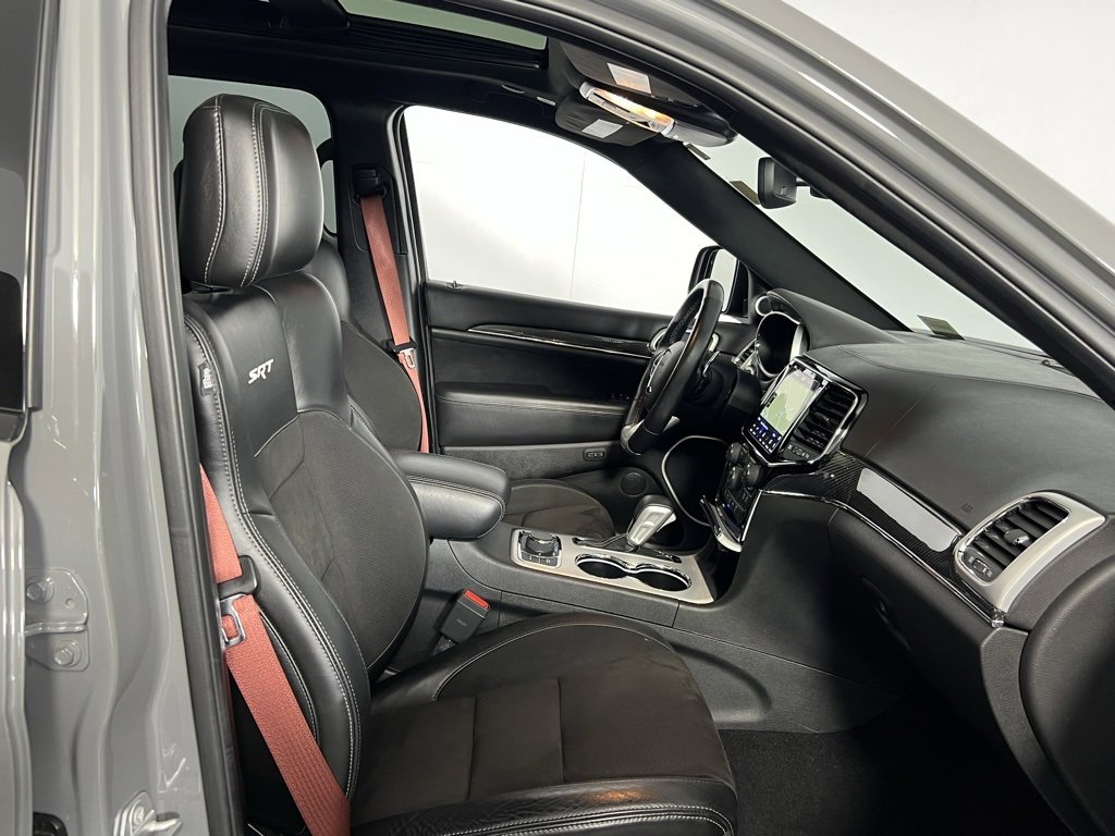 Used 2020 Jeep Grand Cherokee SRT image 31