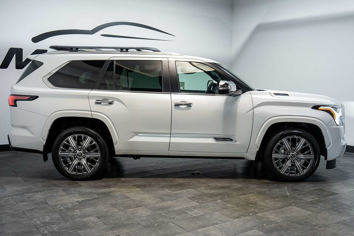 Used 2024 Toyota Sequoia Capstone AWD/4WD image 8