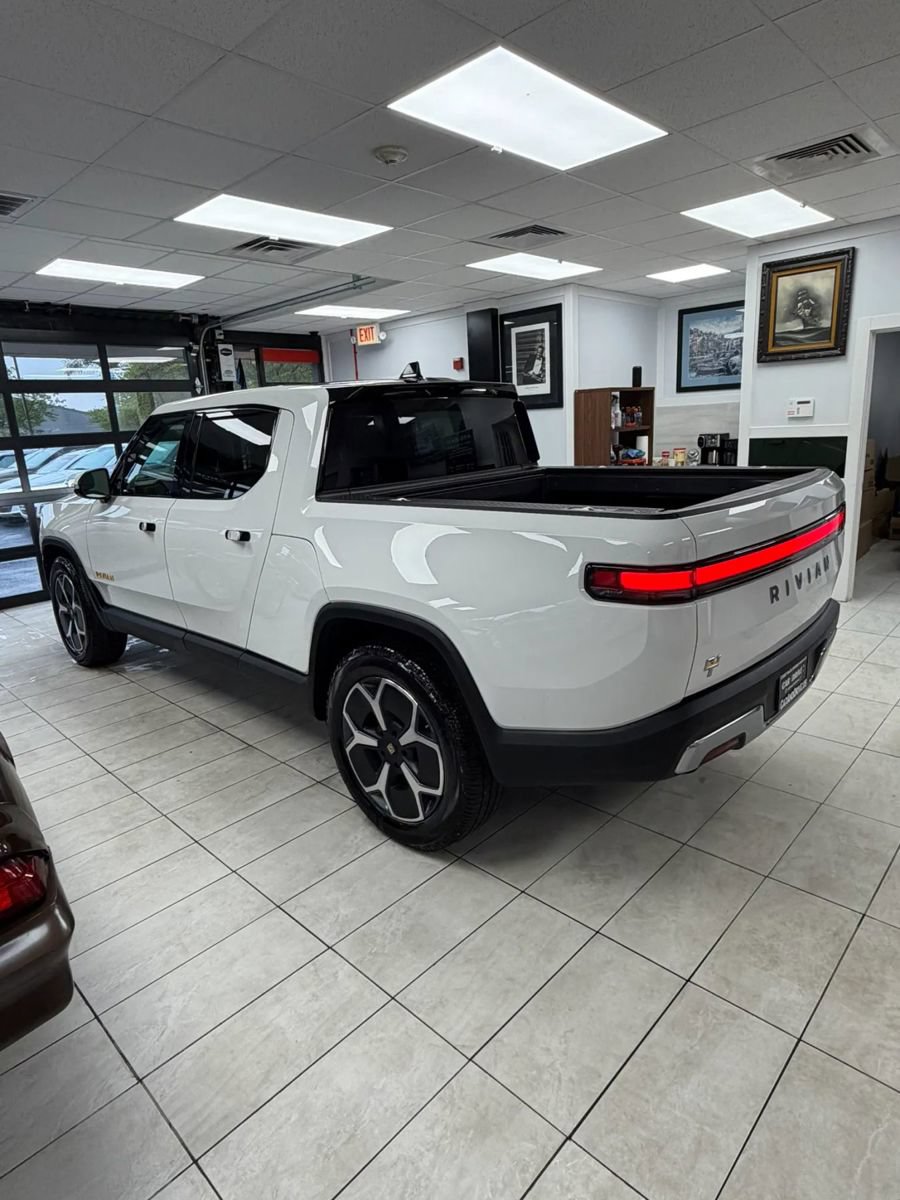 Used 2022 Rivian R1T Adventure AWD/4WD image 6