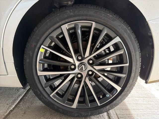 New 2025 Lexus ES 350 w/ Premium Package image 5