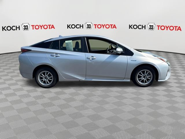 Used 2017 Toyota Prius Three FWD image 9