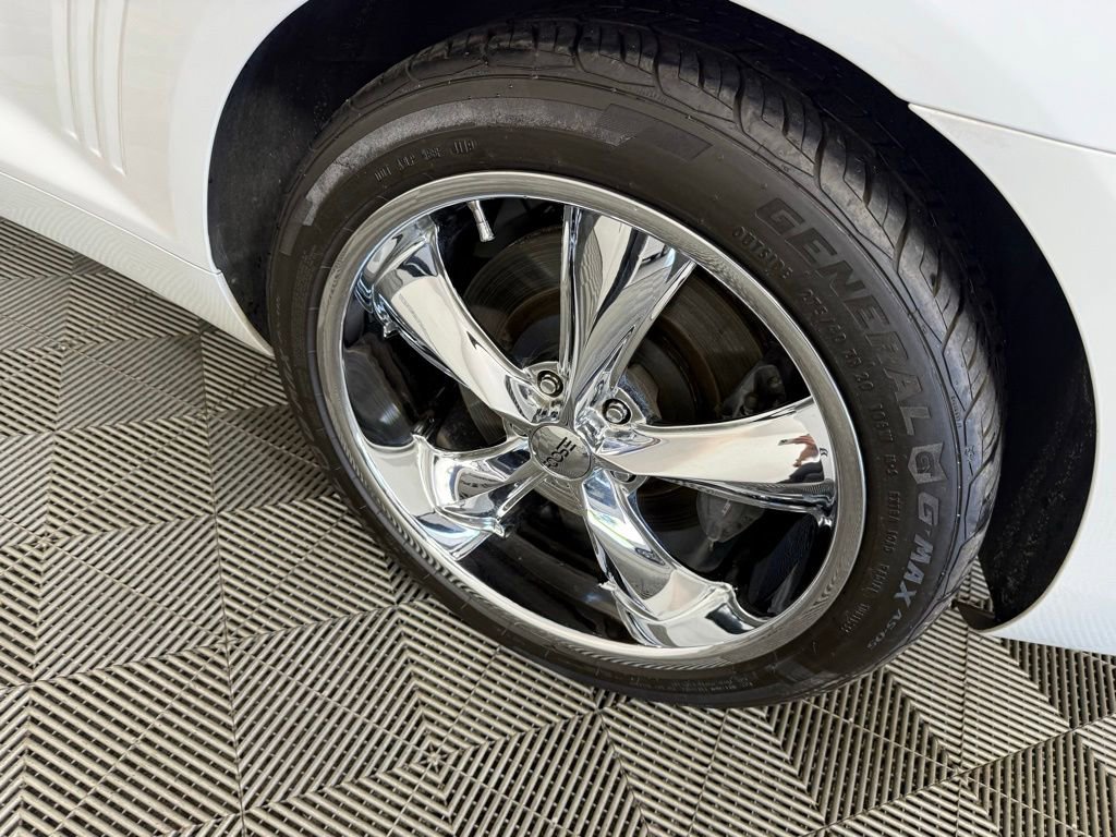 Used 2010 Chevrolet Camaro SS w/ RS Package RWD image 12