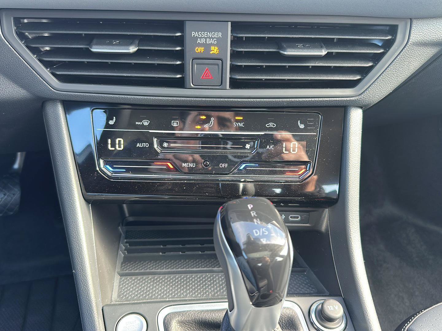 New 2026 Volkswagen Jetta SE FWD image 30