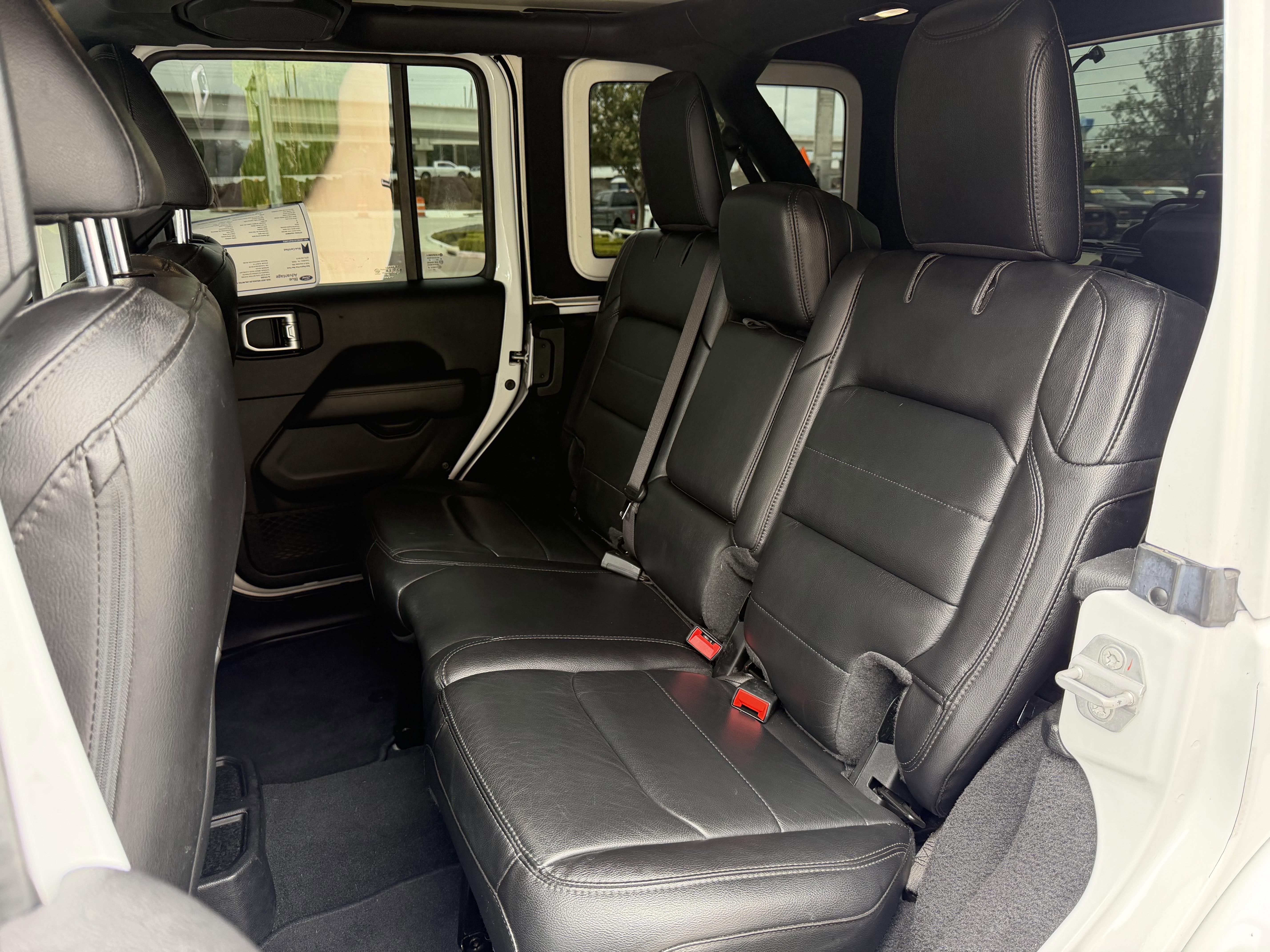 Used 2020 Jeep Wrangler Unlimited Sahara AWD/4WD image 32