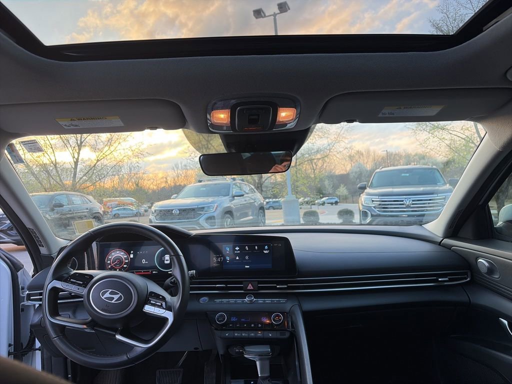 Used 2024 Hyundai Elantra SEL w/ Convenience Package image 28