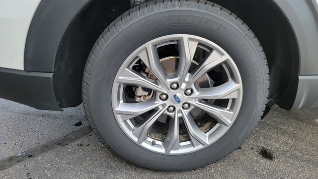 Used 2022 Ford Explorer XLT w/ Equipment Group 202A image 12