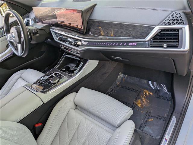 Used 2024 BMW X5 sDrive40i w/ M Sport Package RWD image 23
