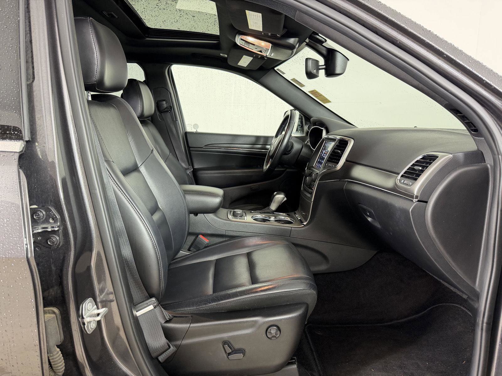Used 2018 Jeep Grand Cherokee Limited w/ Trailer Tow Group IV AWD/4WD image 14