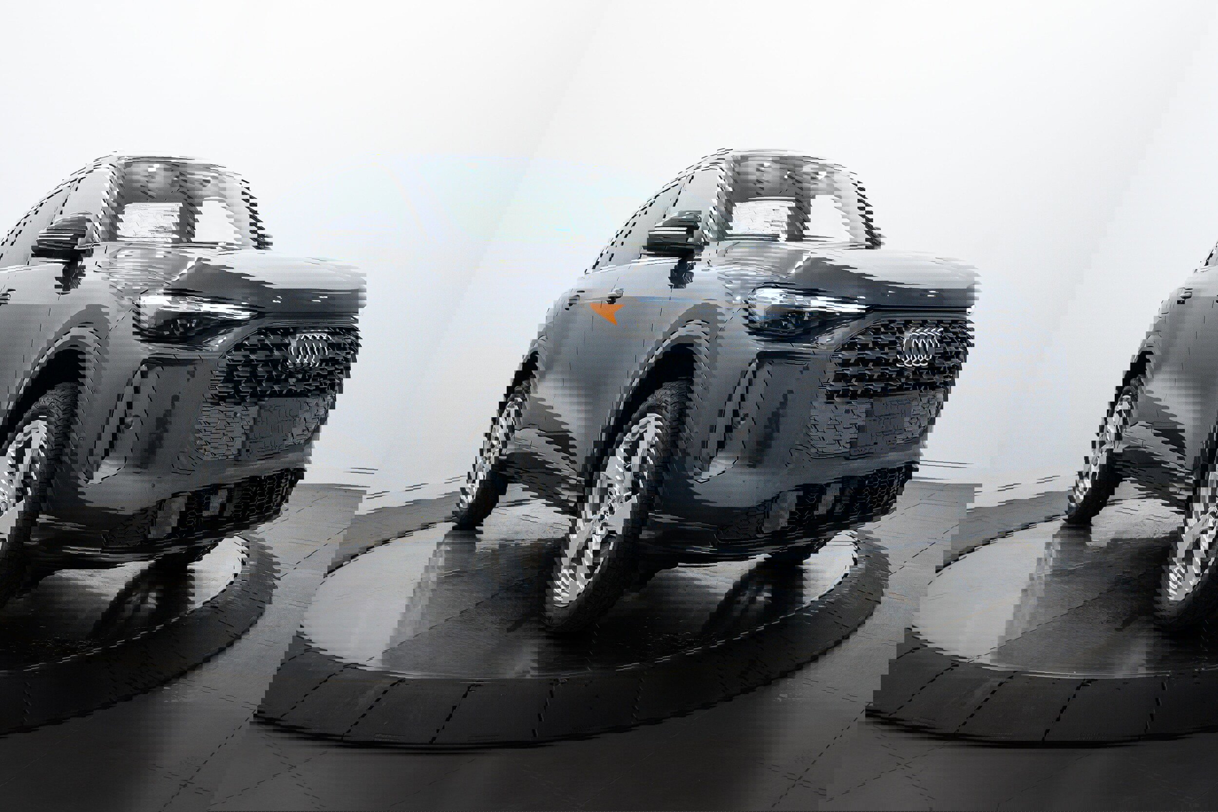 New 2025 Audi Q5 Premium Plus image 2