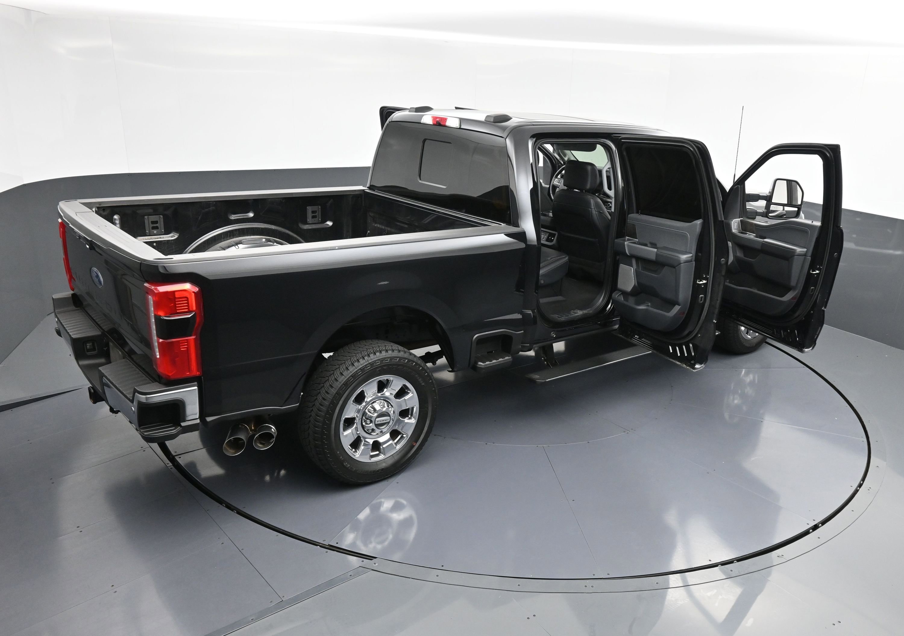 Used 2024 Ford F250 Lariat w/ Lariat Ultimate Package image 41