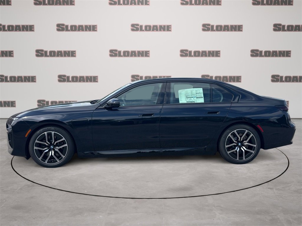New 2026 BMW 750e xDrive image 2