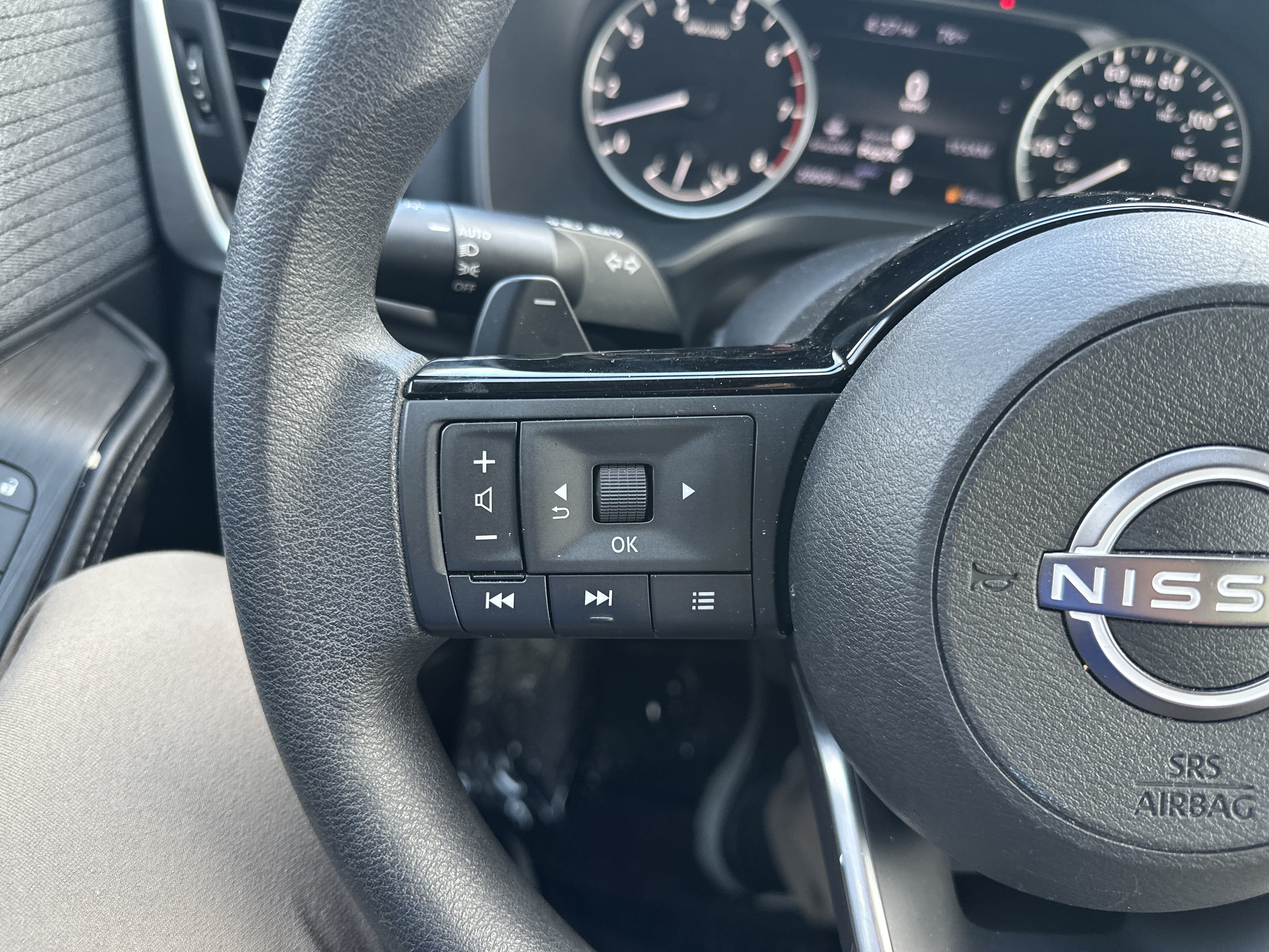 Used 2023 Nissan Rogue SV AWD/4WD image 22