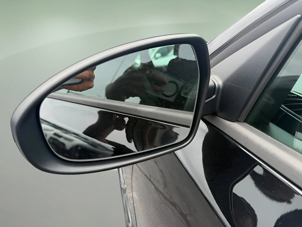 Used 2024 Kia Forte LXS FWD image 23
