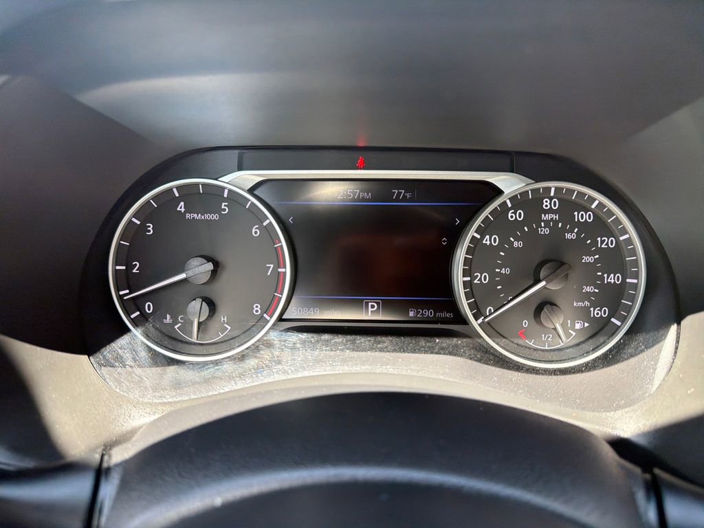 Used 2023 Nissan Sentra SR w/ SR Premium Package FWD image 34