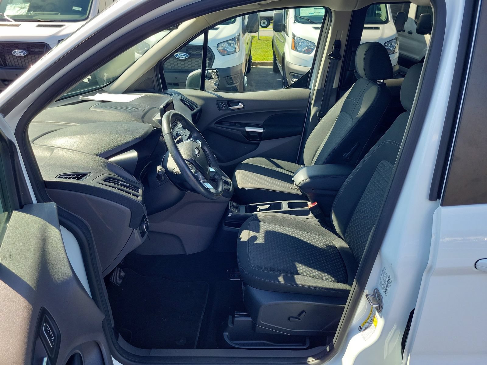 Certified 2021 Ford Transit Connect XLT FWD image 31
