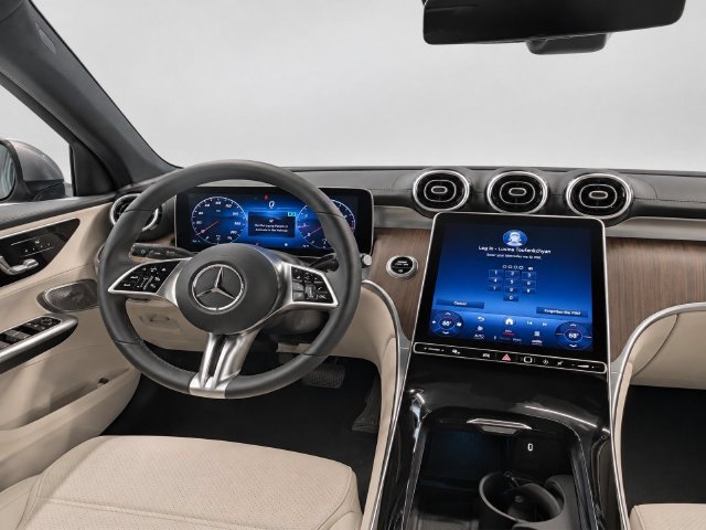 Used 2024 Mercedes-Benz GLC 300 4MATIC image 28