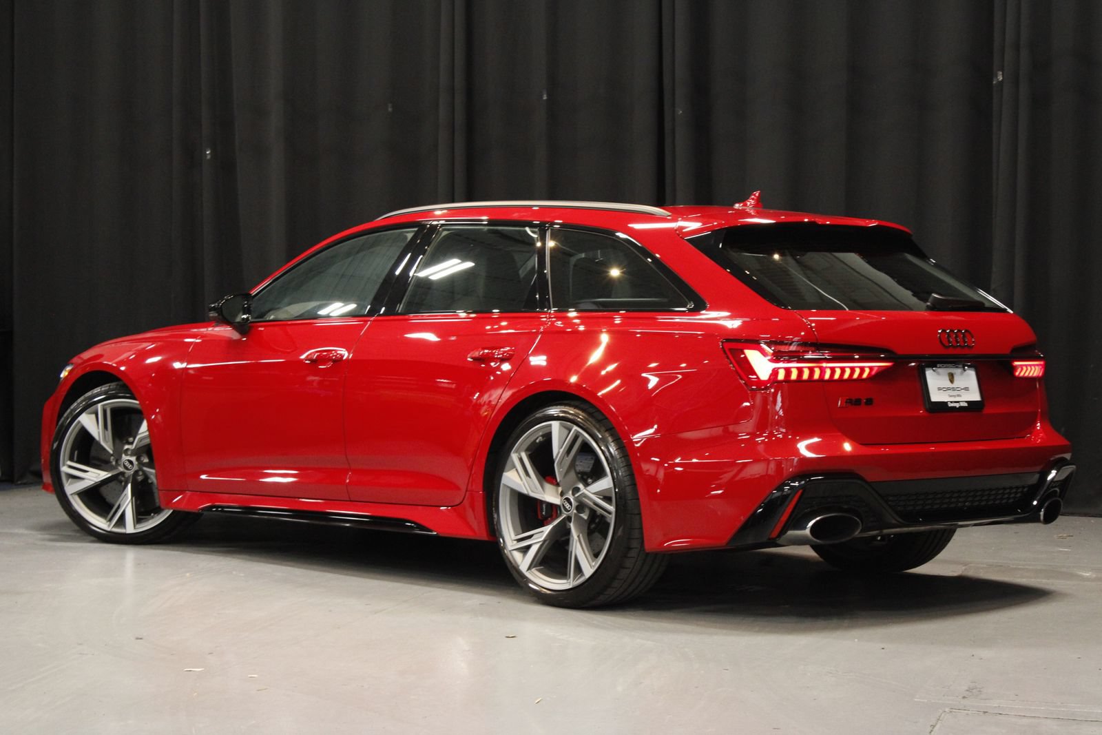 Used 2021 Audi RS 6 AWD/4WD image 3