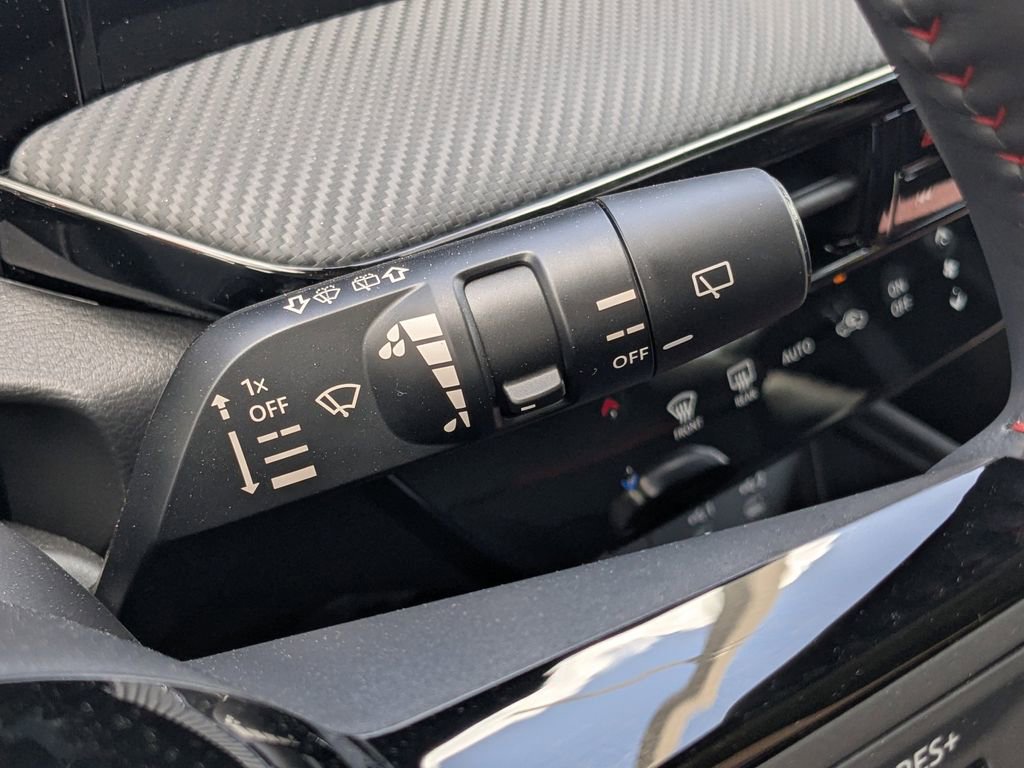 New 2026 Nissan Kicks SR image 23