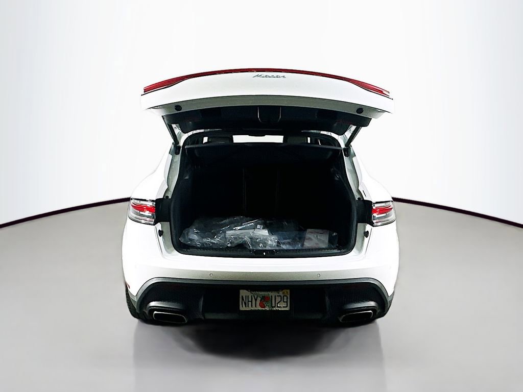 Certified 2026 Porsche Macan AWD/4WD image 27
