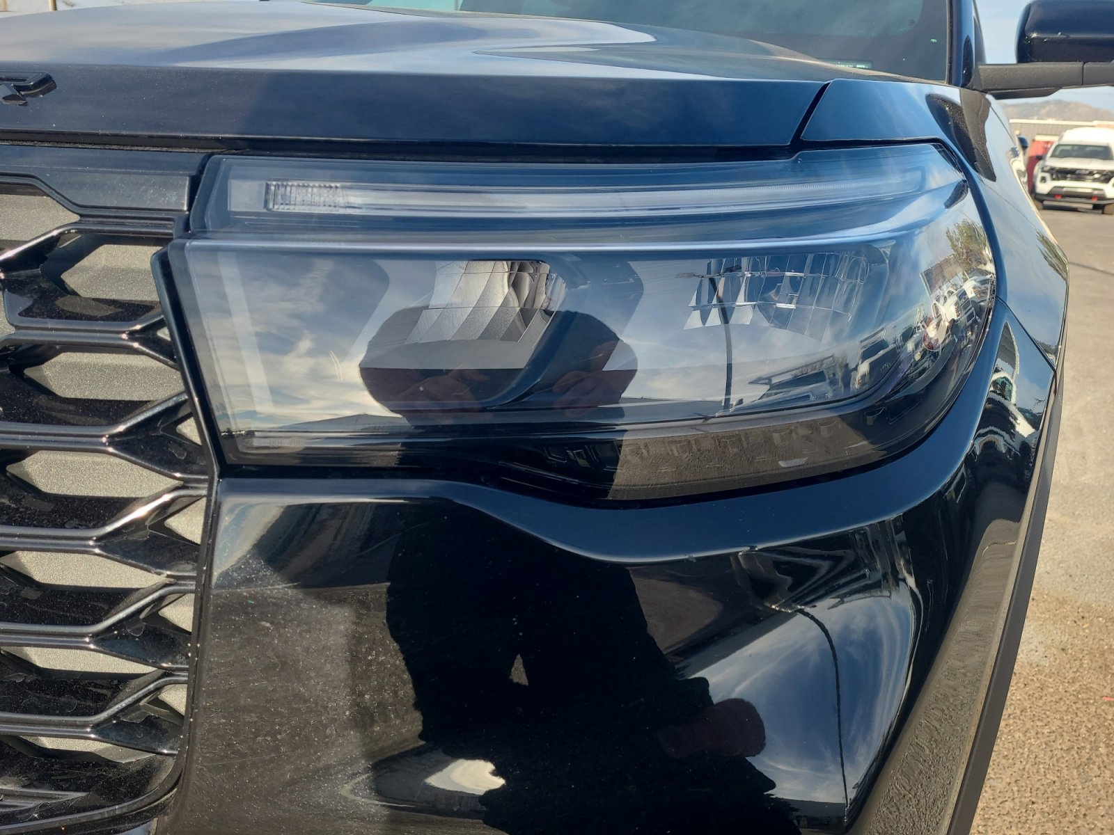 Used 2025 Ford Explorer ST-Line w/ ST-Line Street Pack image 9