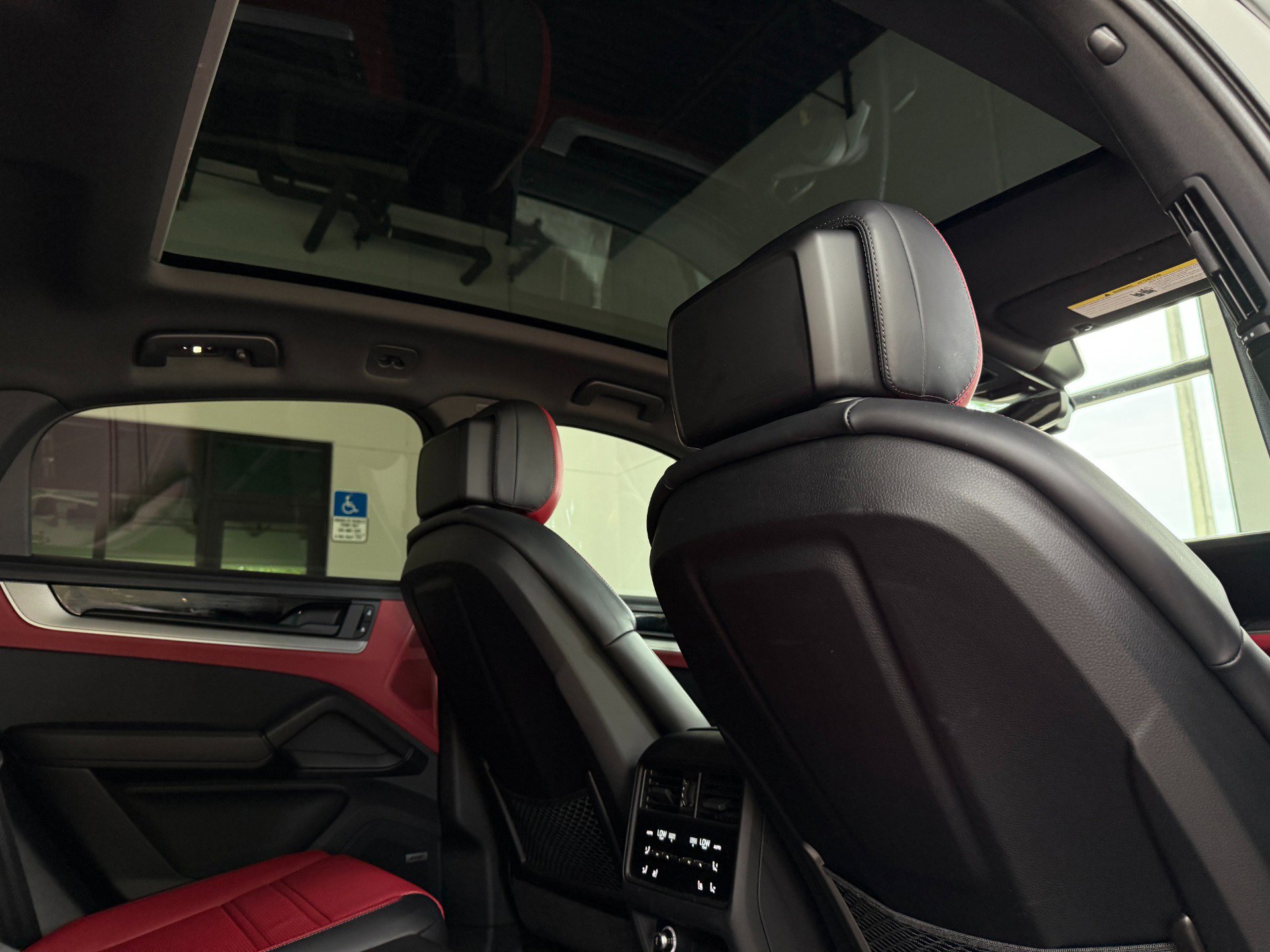 Used 2024 Porsche Cayenne S image 38