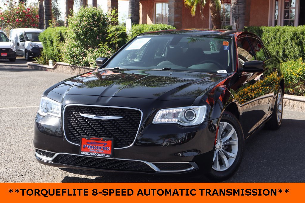 Used 2022 Chrysler 300 Touring image 4