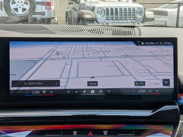 Used 2025 BMW 540i xDrive image 22