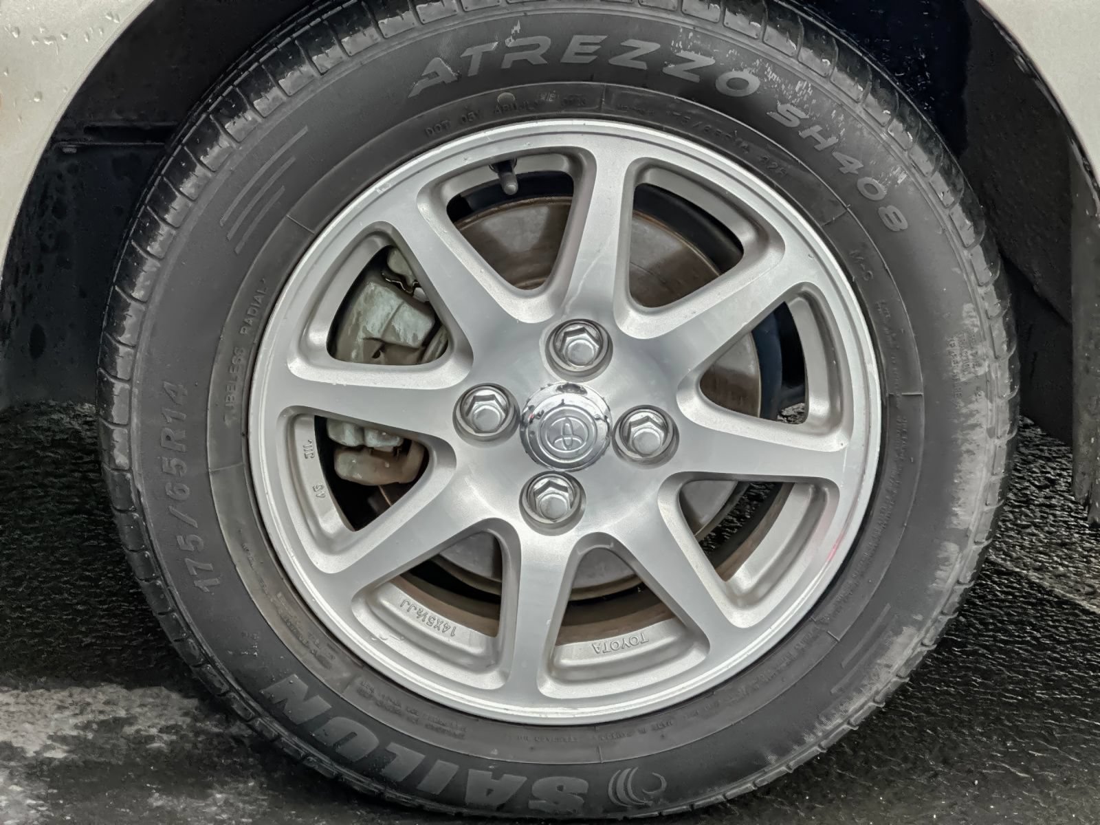 Used 2002 Toyota Prius FWD image 23