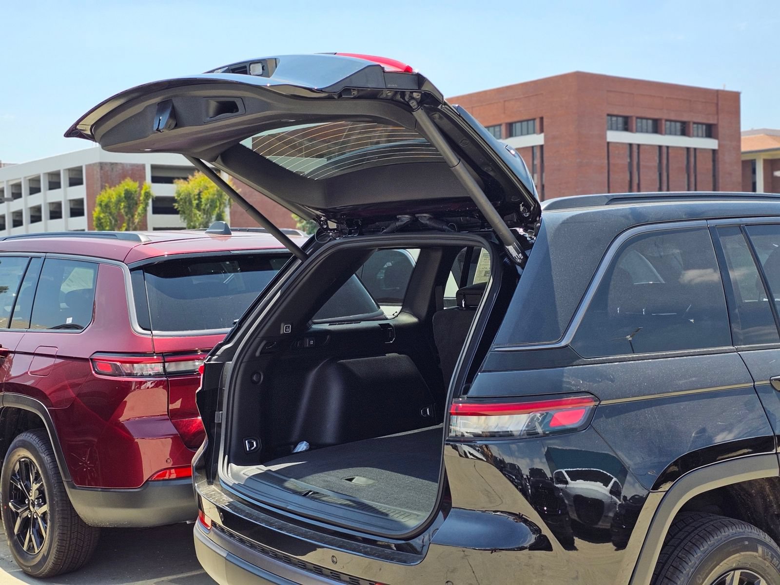 New 2026 Jeep Grand Cherokee Altitude RWD image 8