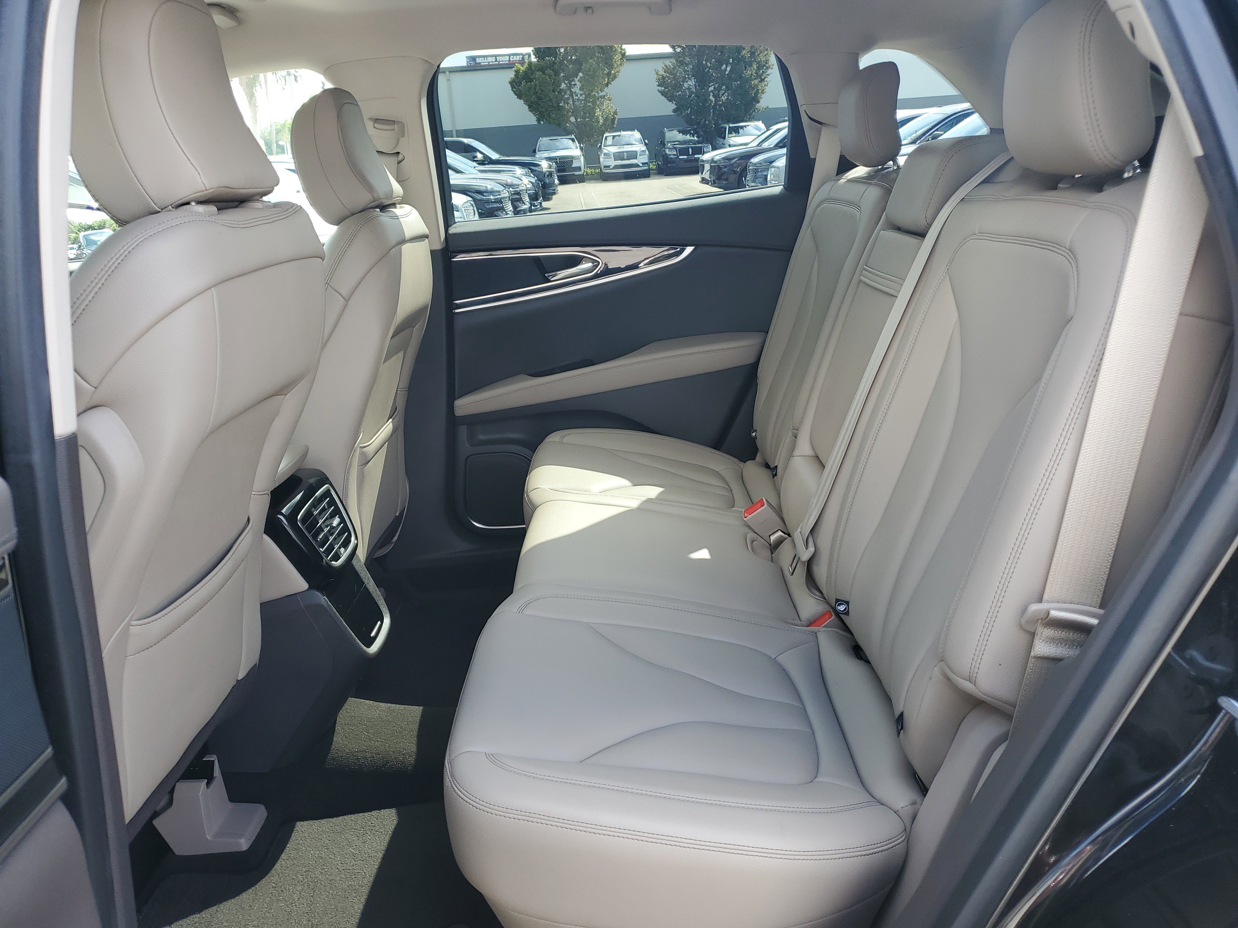 Certified 2022 Lincoln Nautilus FWD w/ Premium Package image 10