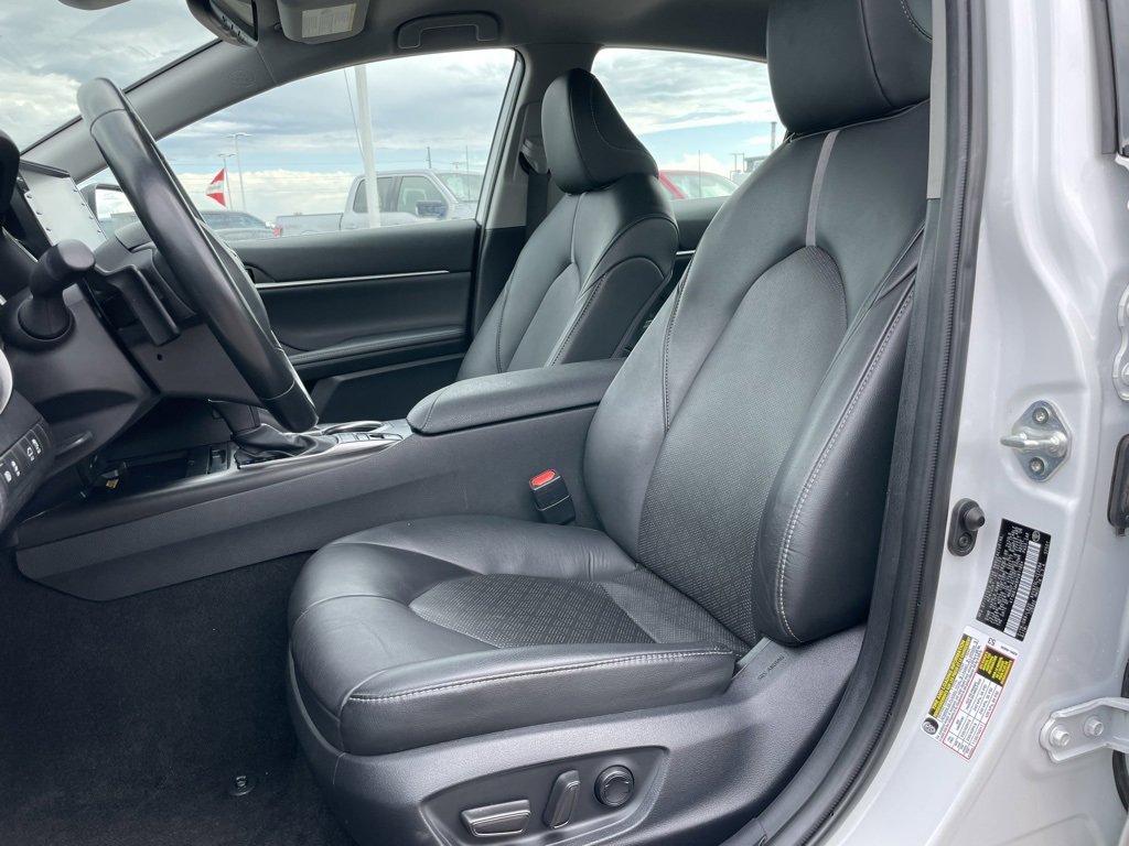 Used 2023 Toyota Camry XSE image 7