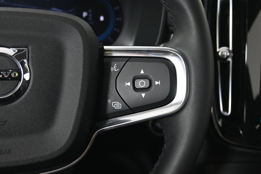 Used 2024 Volvo XC40 B5 Plus AWD/4WD image 36