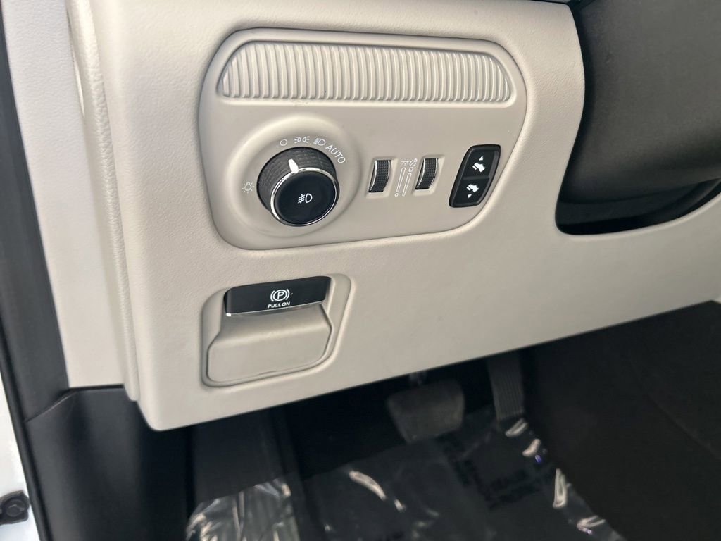 Used 2023 Jeep Grand Wagoneer L Series II image 58