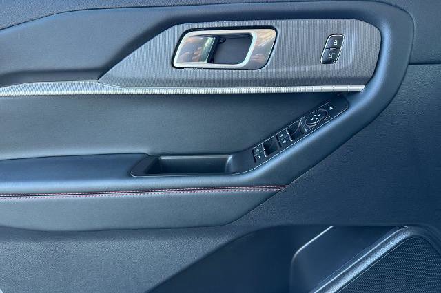 Used 2025 Ford Explorer ST-Line RWD image 16