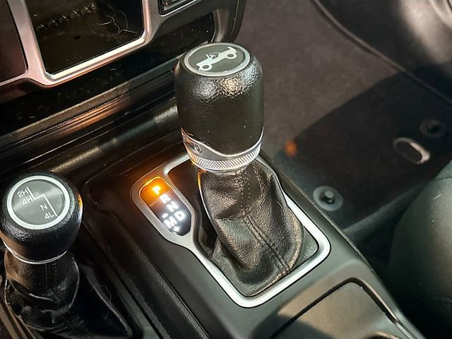 Used 2018 Jeep Wrangler Sport image 17