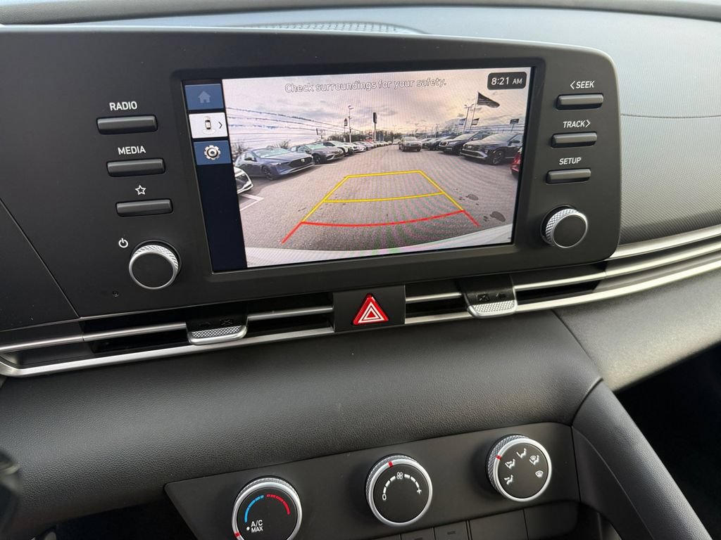 New 2026 Hyundai Elantra SE FWD image 18
