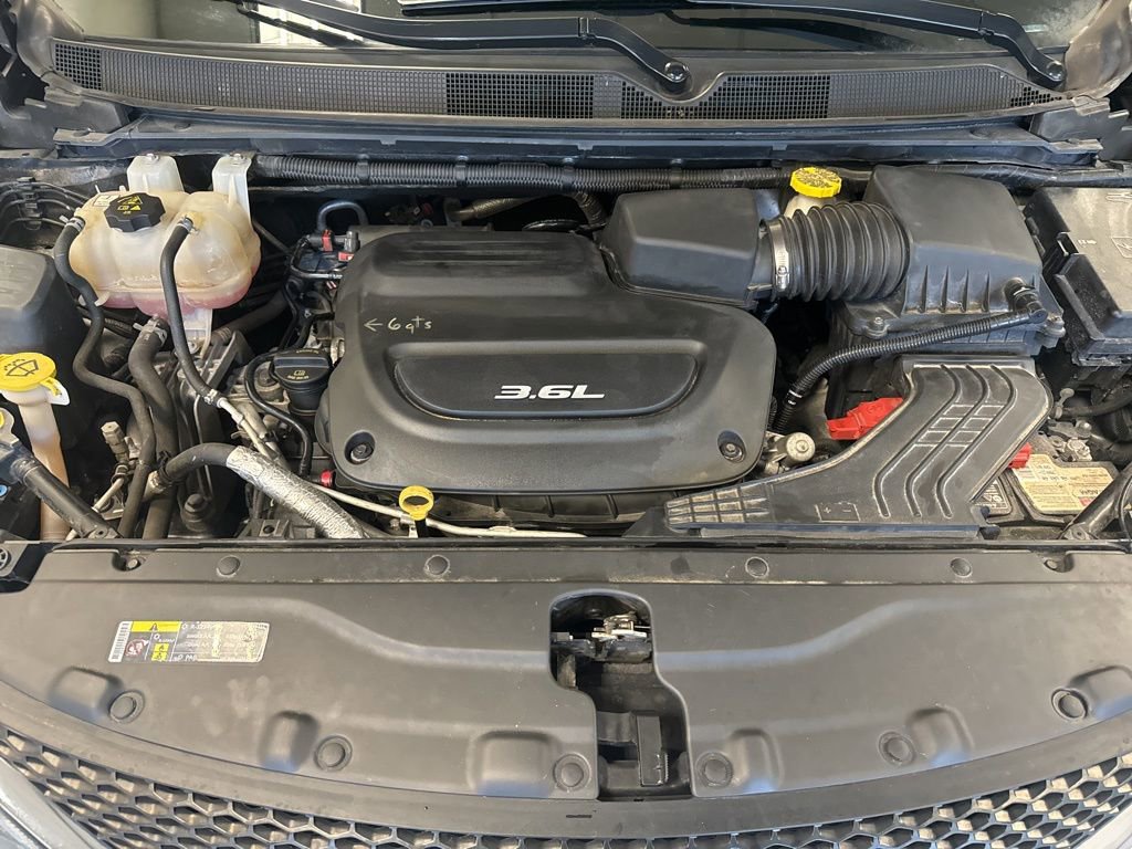 Used 2017 Chrysler Pacifica Touring-L Plus FWD image 7