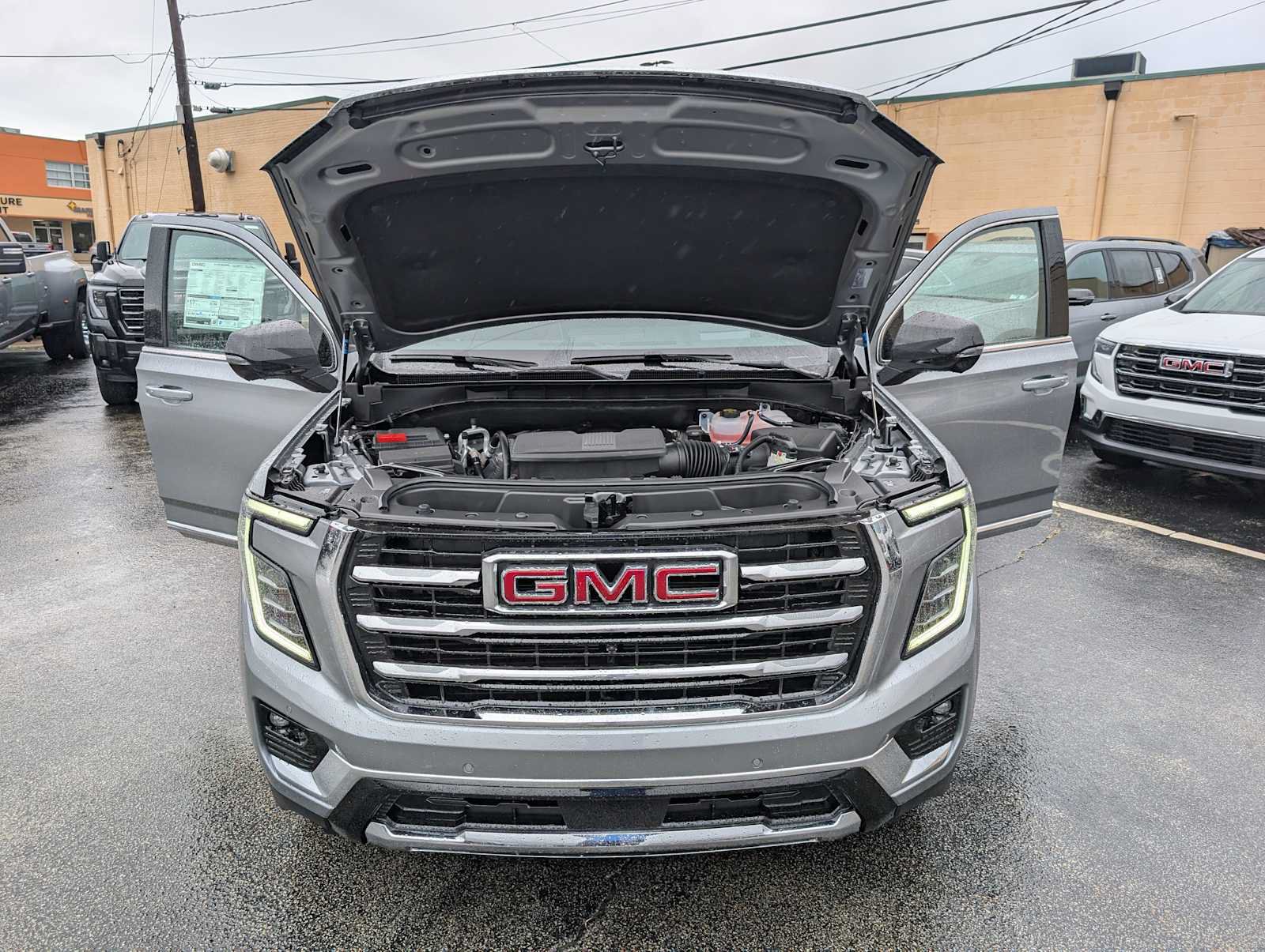 New 2026 GMC Yukon Elevation w/ LPO, Elevation Black Package AWD/4WD image 11