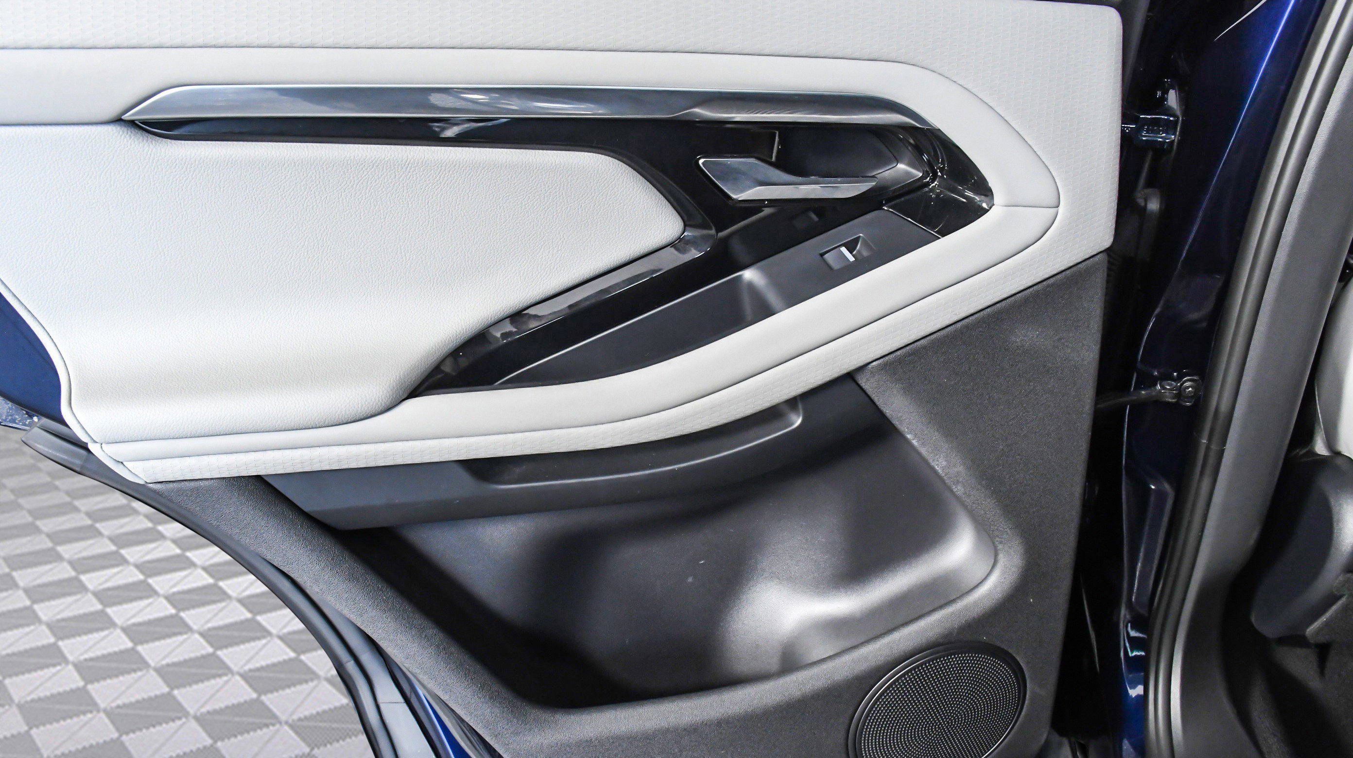 Used 2021 Land Rover Range Rover Evoque S image 23